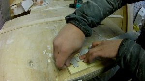 Угловая полочка для икон сделай сам