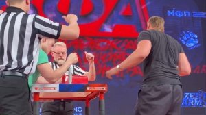 КАРИМДЖОНОВ Ислом АБРАМОВ Роман Армрестлинг ВФА абсолютная весовая категория. ARMWRESTLING