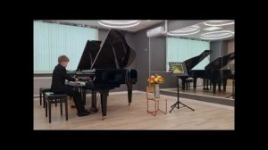 Э.Григ - Халлинг Соль минор, В.Коровицын - Уличный фокусник