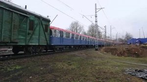 Электровоз ВЛ10у-1021 с вагонами метро. Ст.Царицыно. 27.04.2017 г.