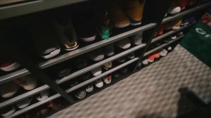 17 Year Old Shows Huge $1,000,000 Sneaker Collection