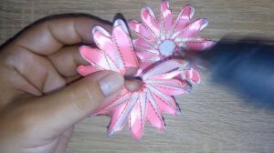 Цветы из лент канзаши. Как сделать цветы из лент. Цветы  из лент