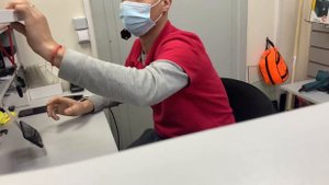 Сдаем iphone 12 в Ломбард Победа