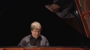 ROLAND BATIK - Haydn: Sonata in C (Hob. XVI:1)