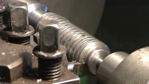 Режем ленточную резьбу