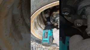 Гайковëрт китайский грузовой с АлиЭкспресс. Мощный безщёточный аккумуляторный. инструмент для автом