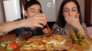 мукбанг  мясо по французски  соленья  салат овощной домашний соус   не асмр  нездоровая конкуренция