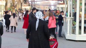 Как взять за руку любую девушку! / PRANK / ПРАНК / Реакция девушек