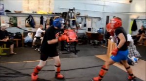 Kickboxer (young guy) vs Boxer (tankman) / Кикбоксер (юный парень) против Боксера (танкист)