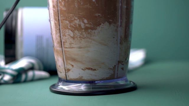 Easy & Delicious Chocolate Collagen Protein Shake Recipe | Naked Nutrition смотреть онлайн