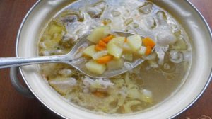 Куриный суп со свежими овощами, вермишелью и зеленым горошком