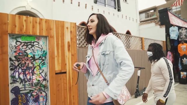 РЕАКЦИЯ ПРОХОЖИХ АМЕРИКАНЦЕВ НА РУССКИХ ГИГАНТОВ смотреть онлайн