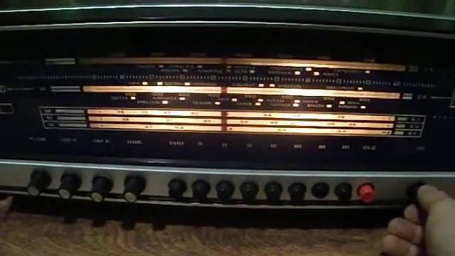 Почему на советском УКВ ловит радиостанции современного FM диапазона? Вега-312. Вышка в 4 километра смотреть онлайн