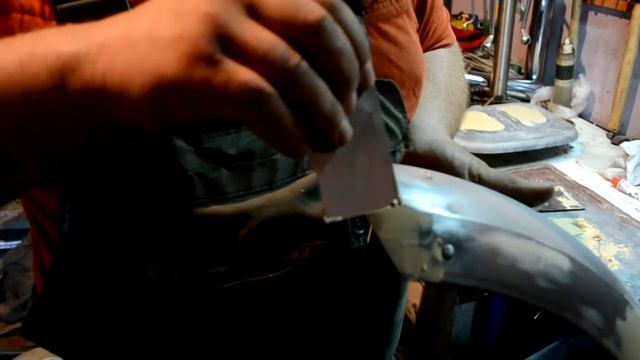 Покраска JAWA 360.этап 2 (шпаклевка) смотреть онлайн