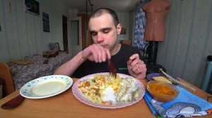 МУКБАНГ АСМР РЫБА - МИНТАЙ ЖАРЕНЫЙ / ПШЕНКА / САЛАТ/ ИКРА КАБАЧКОВАЯ/ СОУС/ EATING ASMR Mukbang #432