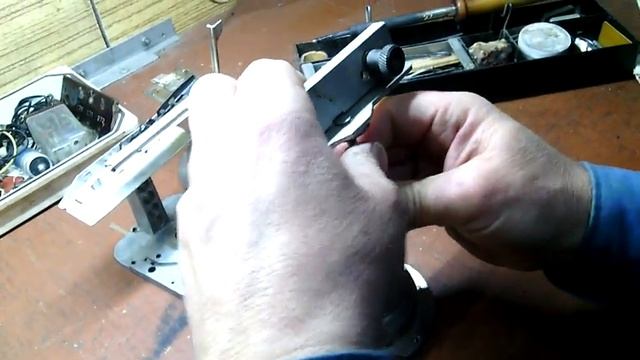 Приспособления, сделаные из разного хлама, облегчающие работу. Такие нужные помощники - выручают! смотреть онлайн