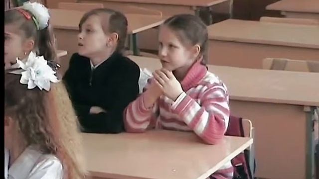 5 03 2010_ Праздник 8 марта во 2б классе 19 школы смотреть онлайн