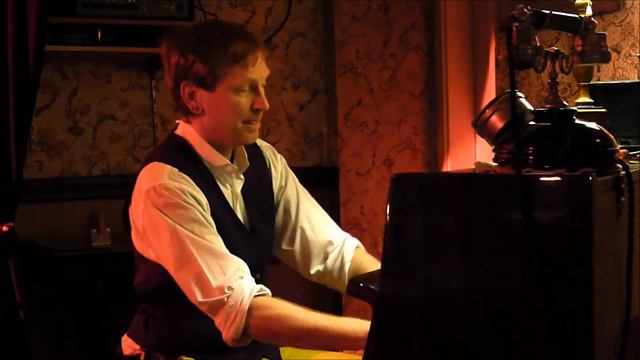 Daniel Gundlach performs Franz Schubert's Im Abendrot смотреть онлайн