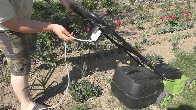 7 критериев выбора газонокосилки.  Обзор электро газонокосилки Agrimotor FM 3312