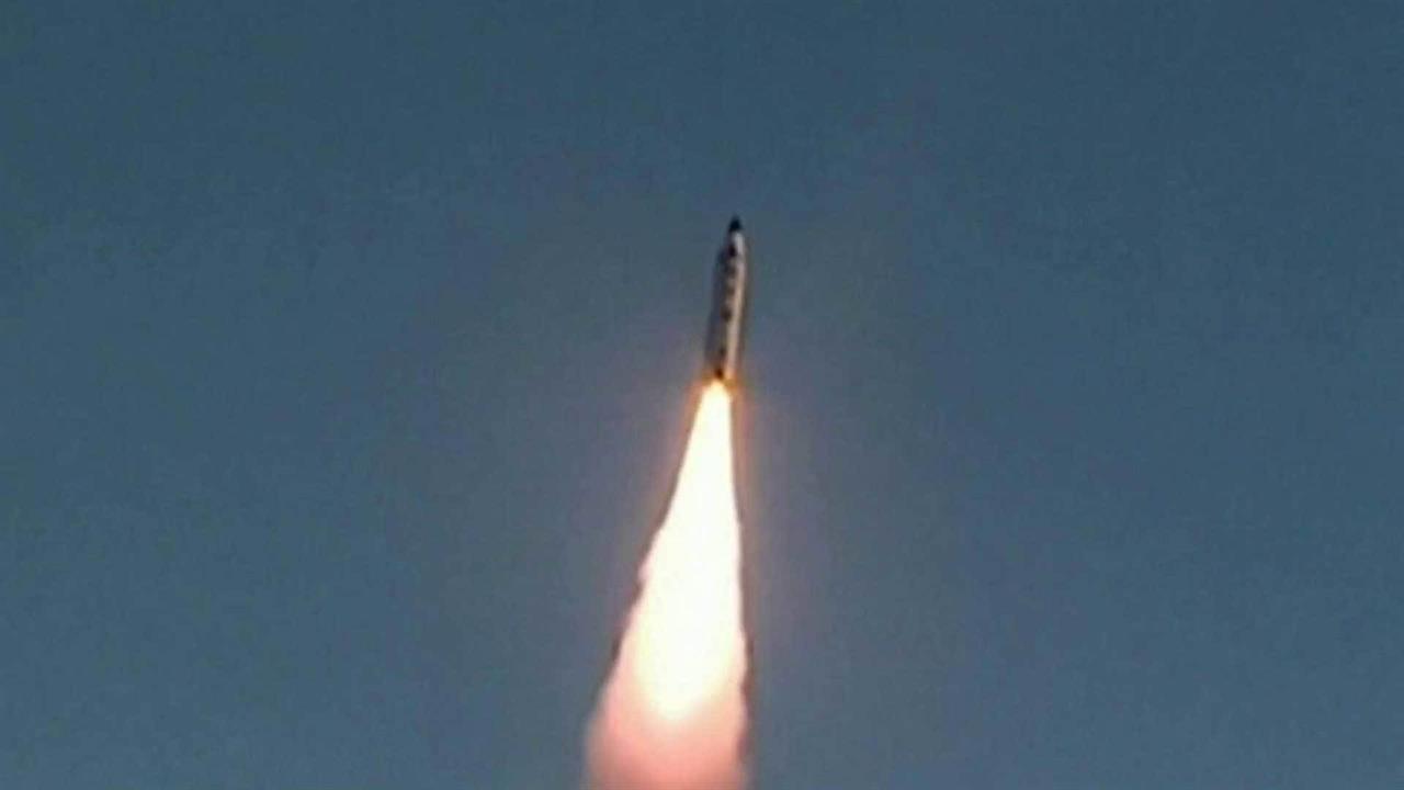 Северокорейские военные провели очередной пуск баллистической ракеты в сторону Японии
