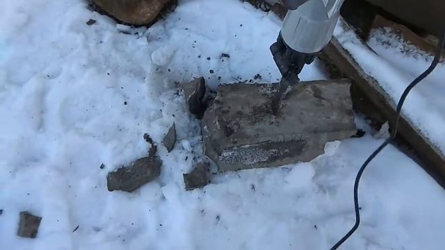 Сравнение работы отбойных молотков Makita HM1101C vs Калибр мастер ом2200 смотреть онлайн