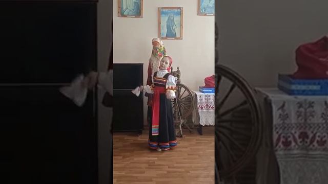 Щербинина Елизавета "Щебетала ласточка на заре" р.н.п. смотреть онлайн