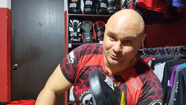 Лапы Everlast Vinyl Mantis смотреть онлайн