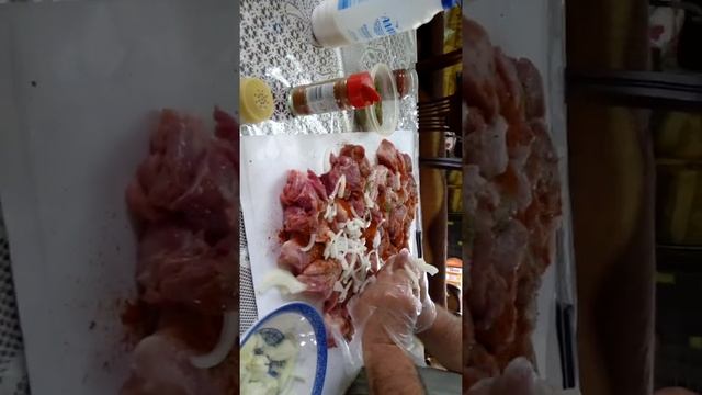 Как приготавливает муж : мясо для шашлыка, что добавляем пропорции.... ....... смотреть онлайн