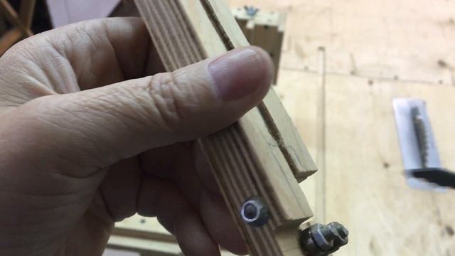 Стационарный лобзик из ручного электрического лобзика