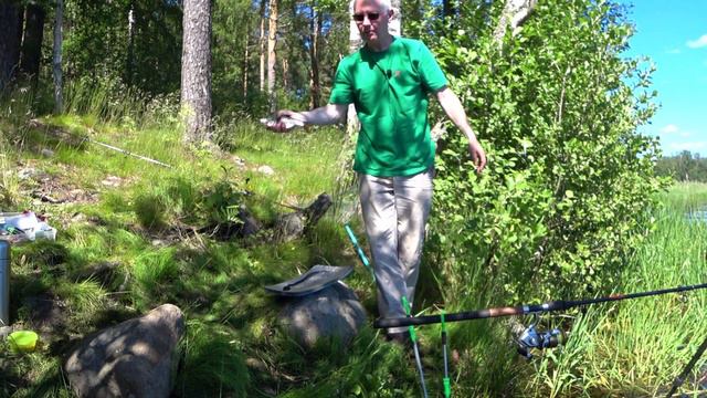 Фидер и донка. Рыбалка на озере в жару. Feeder and donka. Fishing on the lake in the heat.