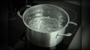 4 варианта, как быстро почистить рыбу, чтобы чешуя не летела во все стороны