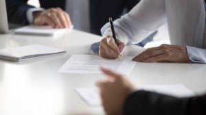 Югорский юрист рассказал о тонкостях заключения договора об образовании