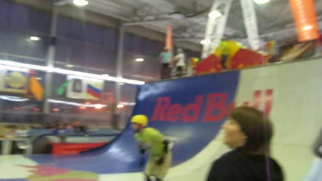 Катание на роликовых коньках в Биг - рампе смотреть онлайн