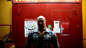 Архив  Люди тренируются в тесноте но не в обиде