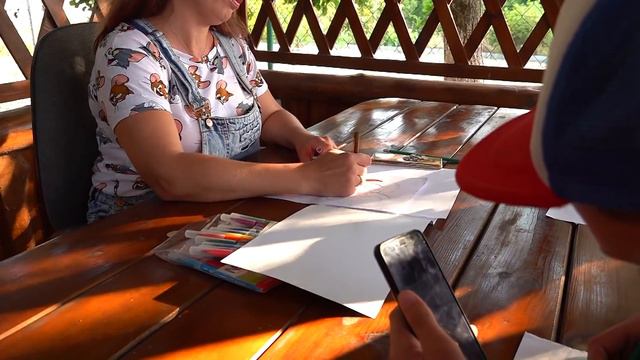 КОГО НАРИСОВАЛА ВАЛЕНТИНА ИВАНОВНА??