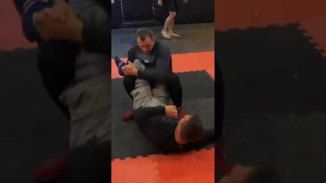 Болевой прием на ногу #мма #боевоесамбо #воингомель смотреть онлайн