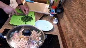 Куриная печень со сметаной по-строгановски. Рецепт №18.