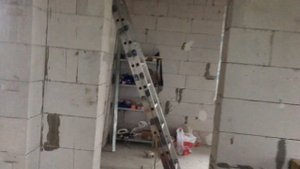 Перегордка из гипсокартона в два слоя, Начало монтажа электрики