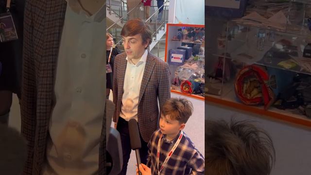 Министр просвещения Сергей Кравцов пришел на первый съезд Российского движения детей и молодежи с с смотреть онлайн