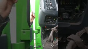 не отключаются дворники( стеклоочистители ) автобус ПАЗ бизнес. и подключение противотуманных фар.