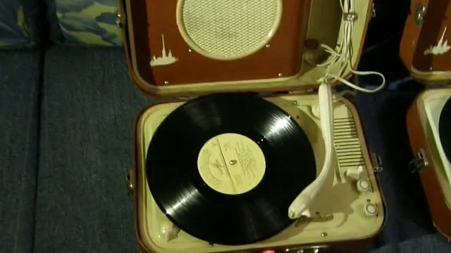 Радиограммофон (проигрыватель пластинок) ЮБИЛЕЙНЫЙ РГ-3 смотреть онлайн