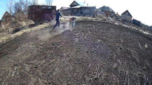 Мотоблок "БРАЙТ" с самодельной бороной.Бороним огород.Для чего это делаем?