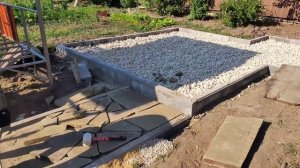 Обустройство территории вокруг гостевого домика.