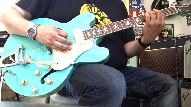 Lindy Fralin P90 Noiseless Pickups Review On An Epiphone Casino Turquoise смотреть онлайн