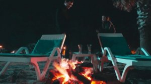 Буктрейлер к роману "Никому не скажем" Авторы романа: Агния Арро, Екатерина Аверина.