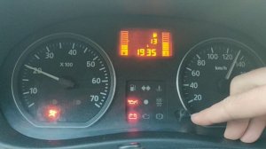 Не показывает уровень топлива Renault Logan 1