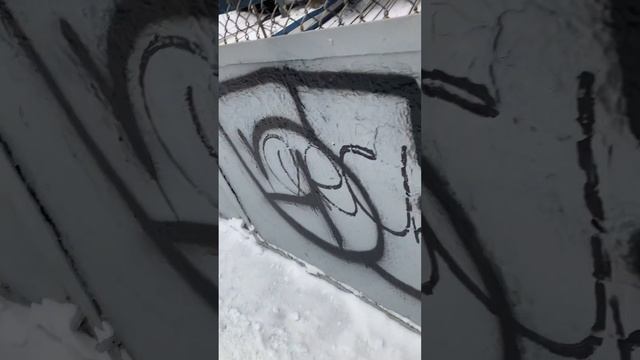 2ЭС6-404 с грузовым поездом следует по перегону Шарташ — Екб-пасс смотреть онлайн