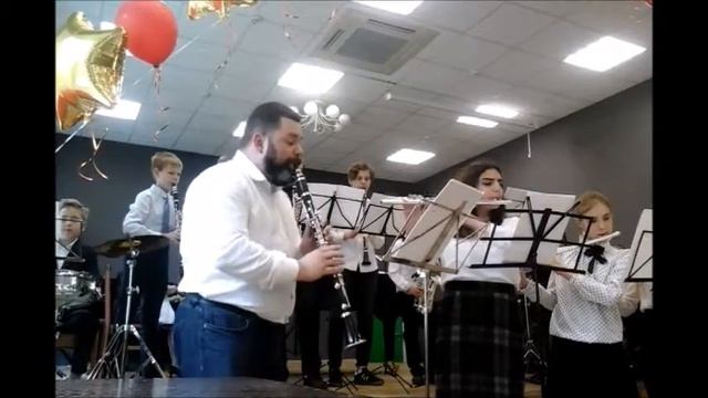 А. Полонский. Фокстрот "Цветущий май". Исп. Духовой оркестр ДМШ им. Аренского. смотреть онлайн