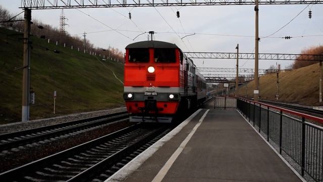 Тепловоз 2ТЭ10У-0074А с вагоном-лабораторией. смотреть онлайн