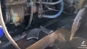 Заклинил двигатель на мтз 80.посевная.двигатель показал кулак ?